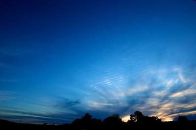 Les nuages préfèrent le jour à la nuit_4917196216_l.jpg